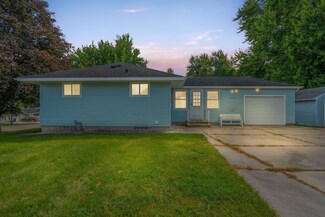1218 7th Ave NE, Owatonna, MN 55060