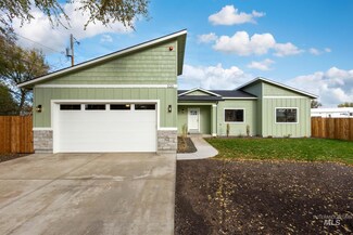 520 6th St N, Nampa, ID 83687