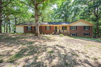 226 Sherry Lynn Dr, Finger, TN 38334