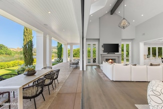 2385 Calbourne Ct, Thousand Oaks, CA 91361