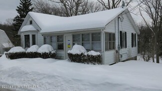 14 Lillian Dr, Mountain Top, PA 18707