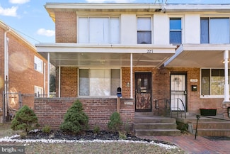 227 Hawaii Ave NE, Washington, DC 20011