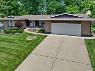 305 Morewood Dr, Ballwin, MO 63011