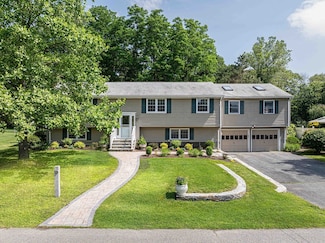 32 Eaton Rd W, Framingham, MA 01701