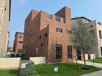 210 Veracruz Dr Unit 104, Laredo, TX 78045