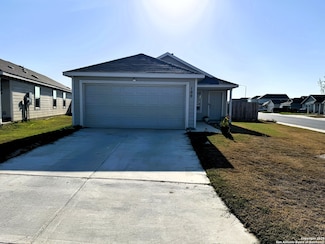 100 Maverick Cove, Pleasanton, TX 78064