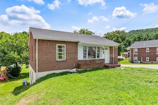 413 Draper Ave, Pulaski, VA 24301