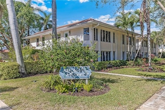 282 4th St S Unit 204, Naples, FL 34102