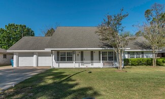 811 Omega Dr, Lafayette, LA 70506