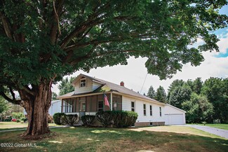 116 Seaman Ave, Castleton On Hudson, NY 12033