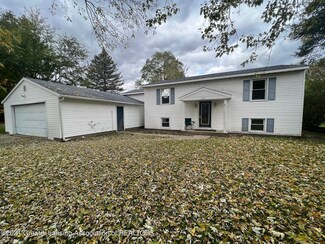 582 W Tuttle Rd, Ionia, MI 48846