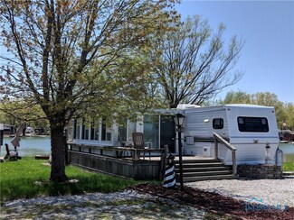 1046 Middle Bass Ln Unit 4012, Oak Harbor, OH 43449