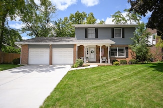 206 White Oak Dr, Wheaton, IL 60187