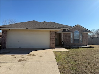 105 Wildcat Dr, Waco, TX 76705