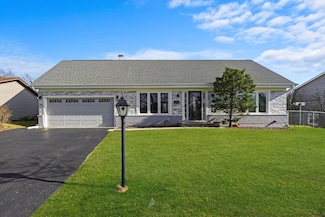 975 Patriot Ln, Hoffman Estates, IL 60192