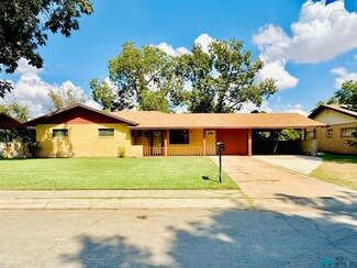 1408 Bryan Cir, Carlsbad, NM 88220