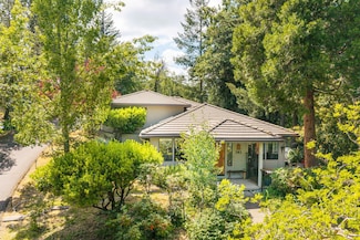 793 Elkader St, Ashland, OR 97520