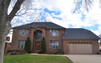 317 Emmerson Ave, Itasca, IL 60143