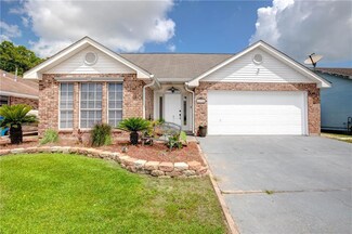 239 River Village Dr, Destrehan, LA 70047