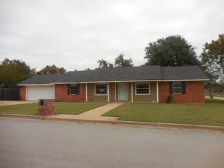 819 Willard St, Frederick, OK 73542