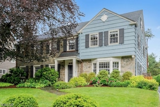 466 Park St, Montclair, NJ 07043
