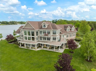1439 Lindburgh Ln, Cheboygan, MI 49721