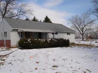 6582 EMcH Rd, Walbridge, OH 43465