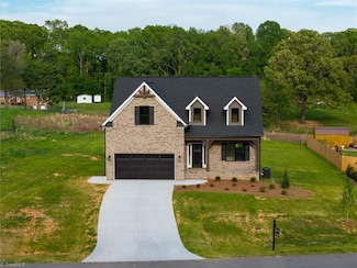 377 Lenalan Dr, Lexington, NC 27295