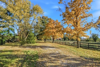 1915 State Road Y, New Bloomfield, MO 65063