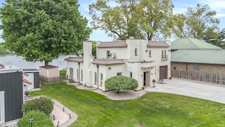 4 Edgewater Dr, Elkhart, IN 46516