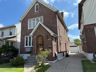 8259 172nd St, Jamaica, NY 11432