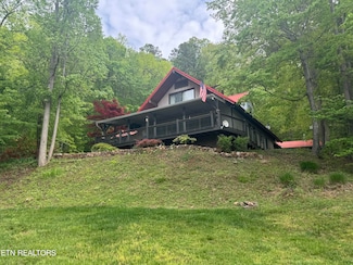 810 Laurel Lake Cir, Madisonville, TN 37354
