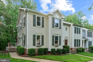 7218 Burton Hill Ct, Springfield, VA 22152