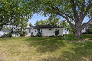 1247 Lealand Rd E, Saint Paul, MN 55109