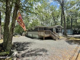 207 Upper Park Rd, Tafton, PA 18464