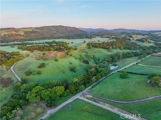 5161 Vineyard Dr, Paso Robles, CA 93446