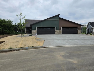 3751 Newcastle Dr, Janesville, WI 53546