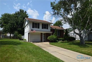 850 Maple Ln, Waterville, OH 43566