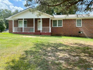 239 Shaw Rd NW, Hartselle, AL 35640