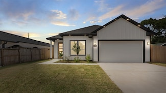 1105 Park Ln, Pasadena, TX 77506