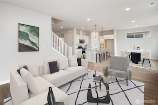 592 SW 97th St Unit 2, Seattle, WA 98106