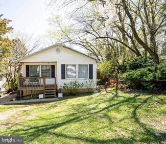 7 E Maiden Ln, Somerdale, NJ 08083