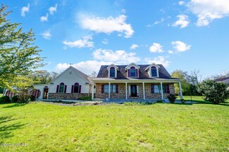 10488 Kelly Rd, Wapakoneta, OH 45895