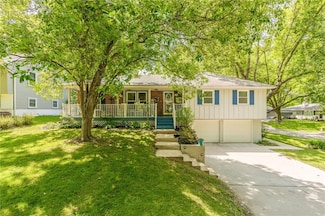 805 Houston Ln, Liberty, MO 64068