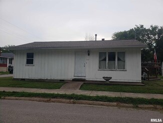 716 N Cherry St, Harrisburg, IL 62946