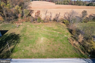 825 Furnace Rd, York, PA 17406