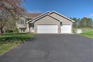 3435 Kenwood Place, Cambridge, MN 55008