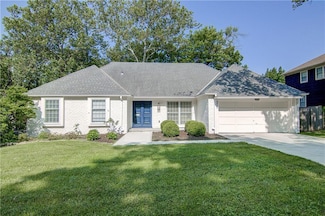 9920 Juniper Ln, Overland Park, KS 66207