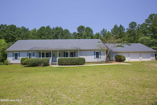424 Bingham St, Carthage, NC 28327