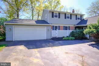 1518 Peach Tree Ln, Hatfield, PA 19440